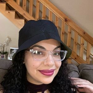 Meet your Posher, Jocelyn